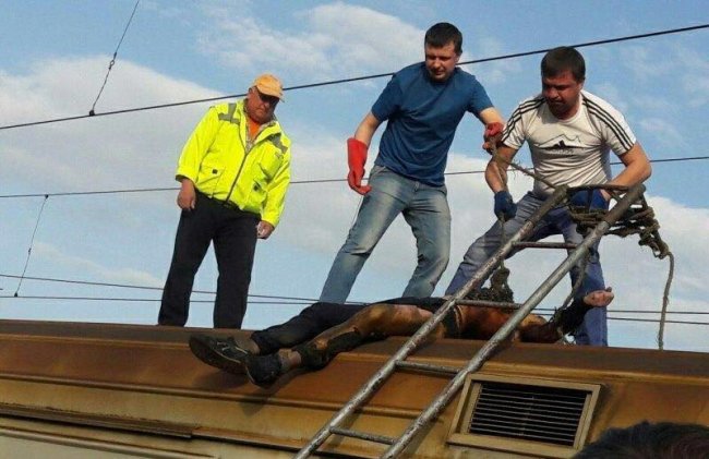 «Робив з себе крутого блогера»: у Києві підліток загинув на даху електрички 