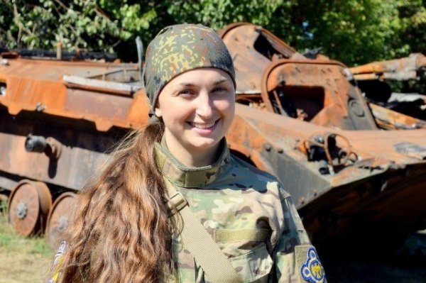 Кухар волинської бригади увійшла в ТОП-11 красунь-бійців АТО. ФОТО