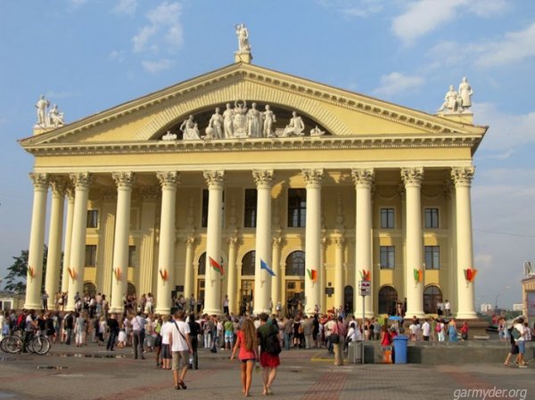 Луцький театр у Мінську вітали вигуками «Слава Україні!»