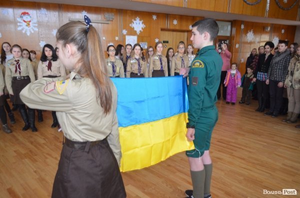 У Луцьку лунали колядки під волинку. ФОТО