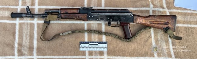 У Луцьку в гаражі 48-річного чоловіка знайшли цілий арсенал зброї та боєприпасів