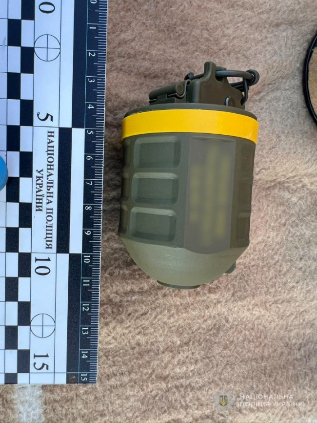 У Луцьку в гаражі 48-річного чоловіка знайшли цілий арсенал зброї та боєприпасів