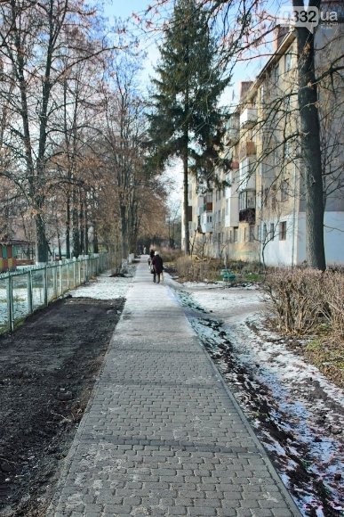 Петиції в дії: на вимогу лучан облаштовують пішохідну доріжку