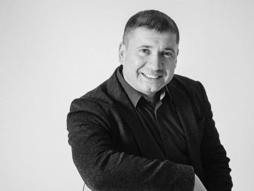 Авто притисло до паркану: деталі аварії, у якій загинув голова громадської ради на Волині