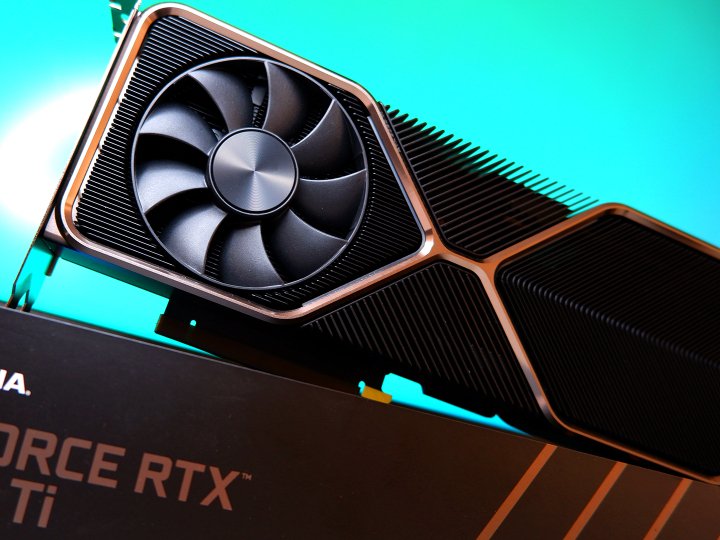 RTX 3080 — легендарна відеокарта, яка все ще на коні: кому і чому варто звернути увагу