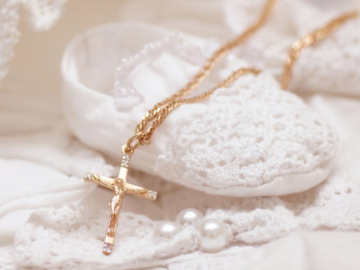 Чи вважається гріхом відмова стати хрещеним для дитини: пояснення волинського священника