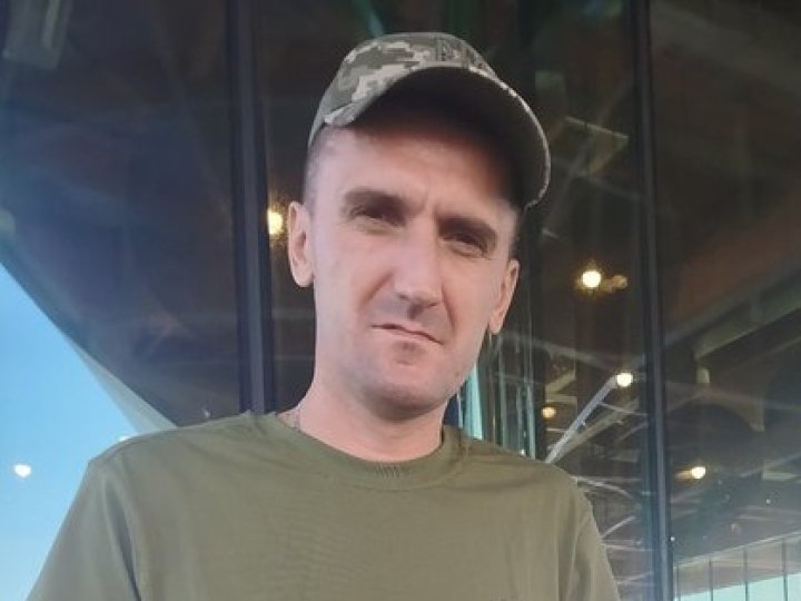 У Луцьку зустріли звільненого з полону морпіха, який був у неволі понад 2 роки. ФОТО