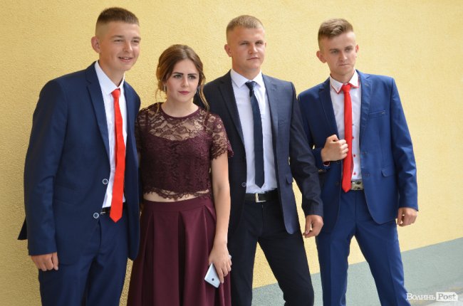 «Ви наша надія»: у луцькому педколеджі – випускний. ФОТО