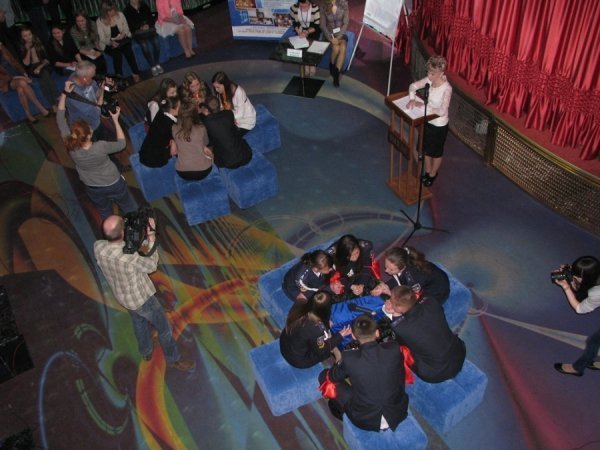 У Луцьку змагання школярів-ерудитів влаштували в нічному клубі. ФОТО