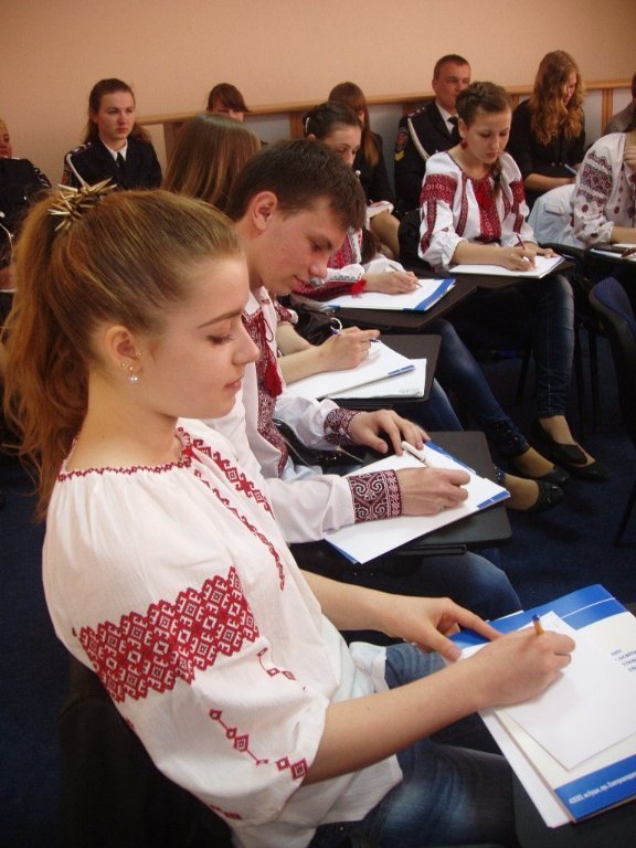 У Луцьку змагання школярів-ерудитів влаштували в нічному клубі. ФОТО