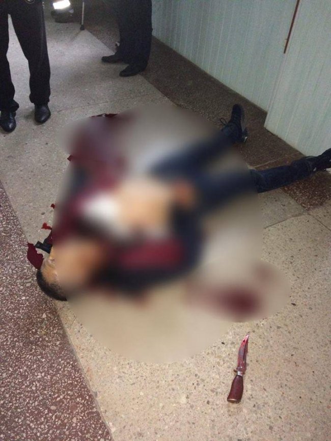 У Луцьку ветеран Афганістану встромив собі ніж у серце. ОНОВЛЕНО. ФОТО 18+