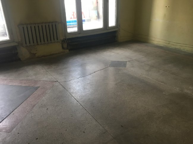 Приміщення колишньої книгарні у центрі Луцька продали київській фірмі