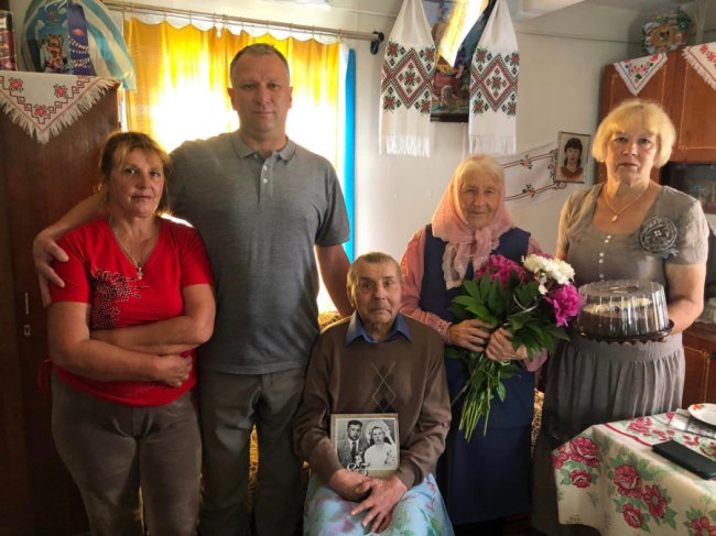 65 років разом: пара з Волині відзначила «залізне» весілля