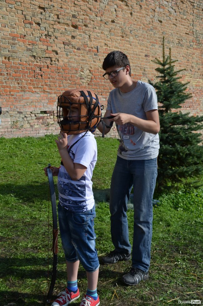 Дзвін мечів та запеклі бої: як у замку Любарта змагаються лицарі. ФОТО
