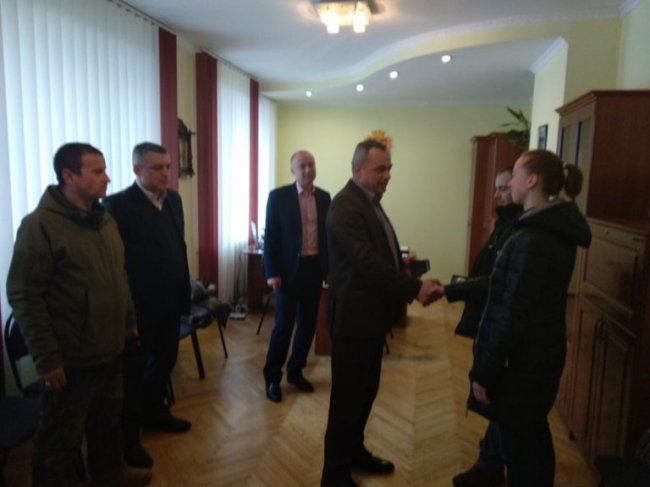 У Луцьку самооборонівцям вручили іменні годинники. ФОТО