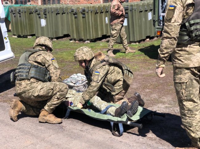 На війні з 2014-го: лікар волинської бригади врятував тисячі життів на фронті