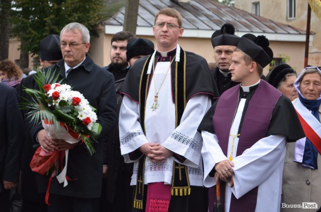 «Їхні душі нарешті знайшли спокій», - у Луцьку перепоховали рештки розстріляних в'язнів