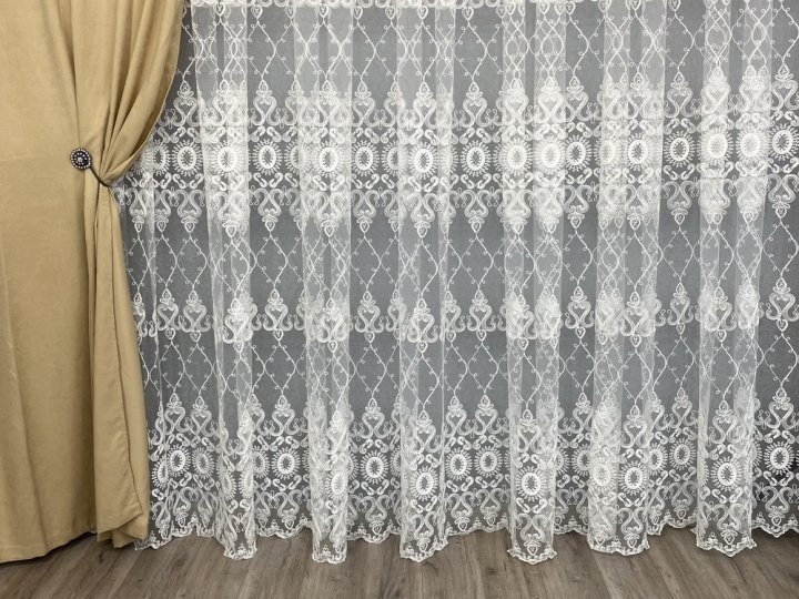 Фатинова тюль з вишивкою: як обрати ідеальний варіант для дому