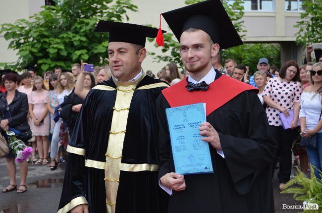 У луцькому політесі «відгуділи» випускний. ФОТО