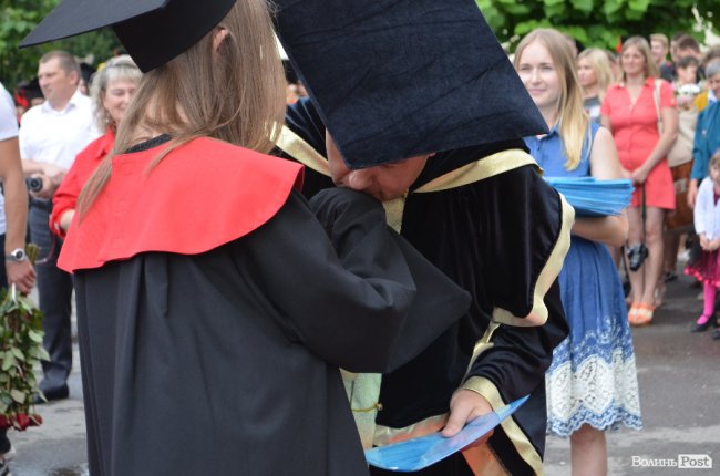 У луцькому політесі «відгуділи» випускний. ФОТО