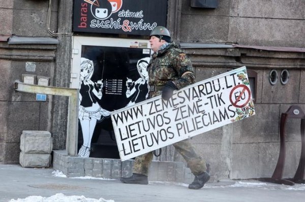 Литва підтримала Євромайдан «живим ланцюгом». ФОТО. ВІДЕО