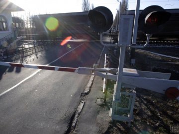 На Закарпатті локомотив збив пасажирський автобус: постраждало 6 людей