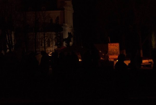 Фото нічного бунту в Луцьку