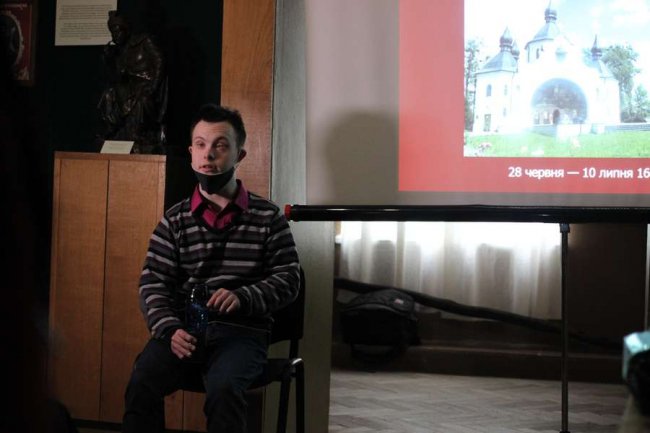 Лучанин із синдромом Дауна провів екскурсію в музеї. ВІДЕО