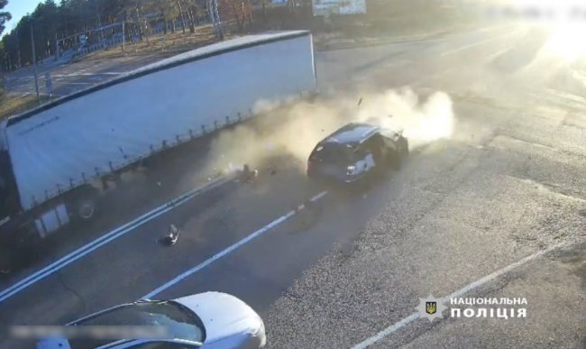 На Волині - подвійна ДТП: зіткнулися два автомобілі та вантажівка