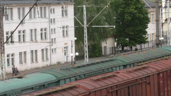 «Електролінія над вагонами має напругу до 29-ти тисяч вольт», – луцький залізничник розповів про те, як обгорів підліток. ВІДЕО