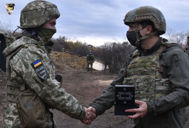 Зеленський на Сході зустрівся з військовими волинської бригади. ФОТО