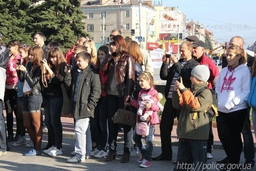 «Беркут» влаштував показову бійку у центрі Луцька. ФОТО