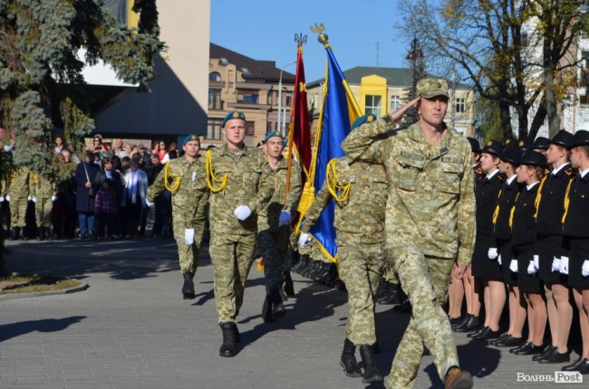 «Нам є що захищати»: урочиста посвята ліцеїстів у Луцьку.  ФОТО