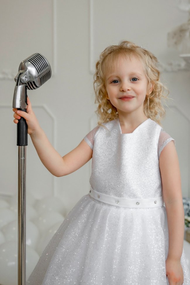 Усім мамам Луцька: діти зі «Світлинки» зняли зворушливий відеокліп