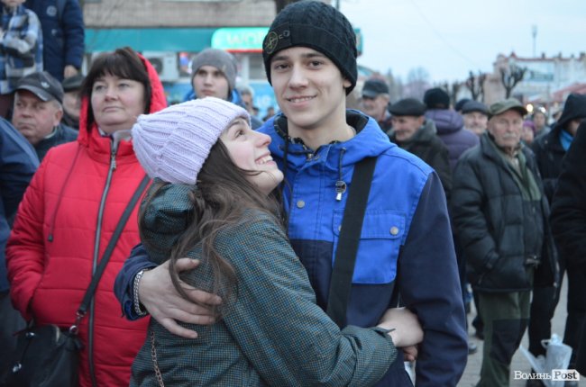 Повстанські пісні, зізнання в любові і до чого тут ва(Зе)лін: як на Волинь Порошенко приїздив. ФОТОРЕПОРТАЖ