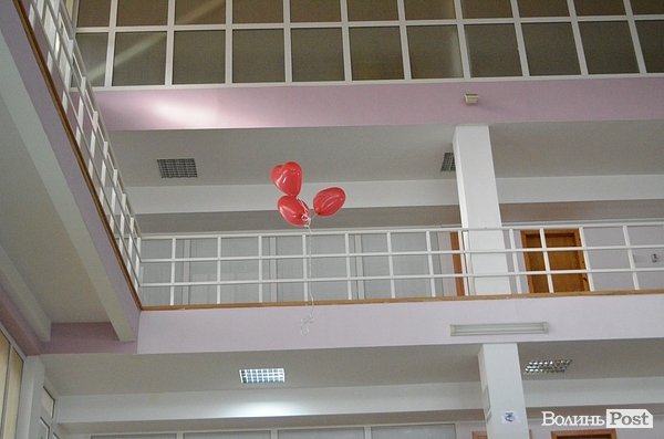 У Луцьку студенти влаштували флешмоб до Дня Валентина. ФОТО