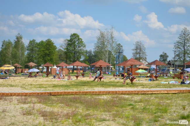 Облаштування набережної біля Світязю: останні штрихи перед стартом сезону. ФОТО