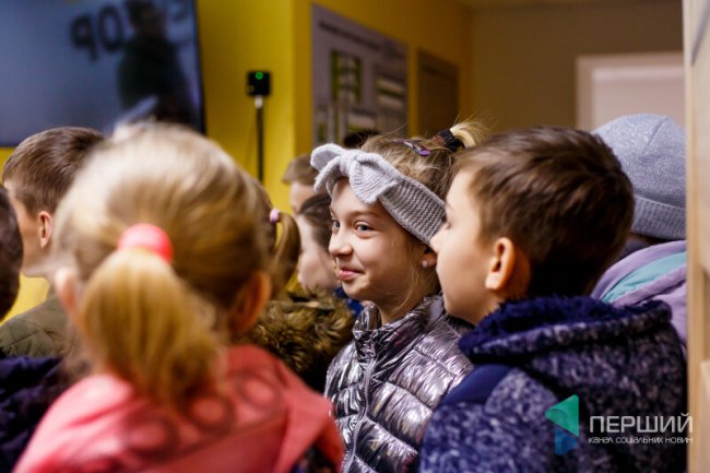 У тата на роботі: школярі побували на 3D-екскурсії «Інвестора»*