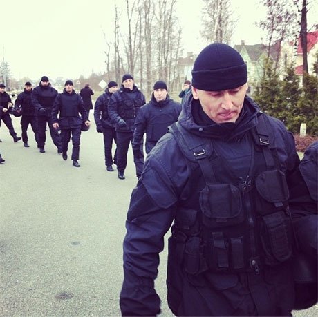 Під Межигір'ям розігнали акцію протесту. ФОТО. ВІДЕО