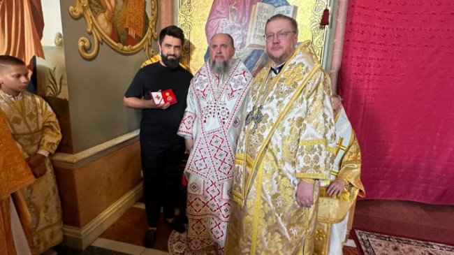 Епіфаній нагородив волинянина Назара Романюка «Хрестом Свободи»