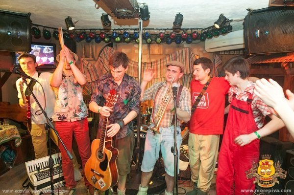 Як у Луцьку танцювали під закарпатський рок-н-рол. ФОТО