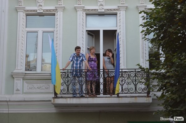 У центрі Луцька – співи і танці: стартувало «Поліське літо з фольклором». ФОТО