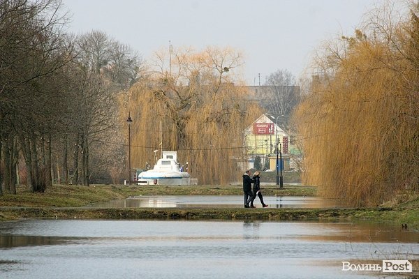 Повінь у Луцьку. ФОТО. ВІДЕО