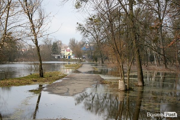Повінь у Луцьку. ФОТО. ВІДЕО