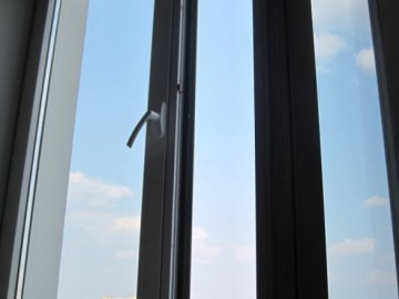 На Львівщині підліток випав з балкону гуртожитку