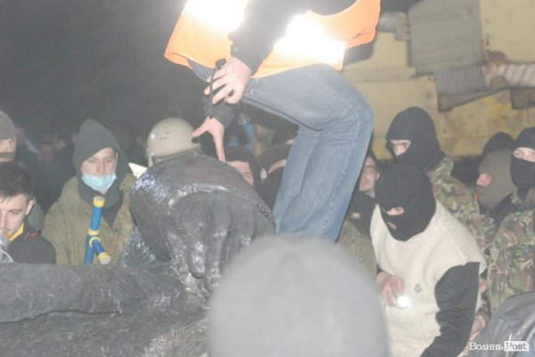 Як Волинь позбулася маневицького Леніна. ФОТО