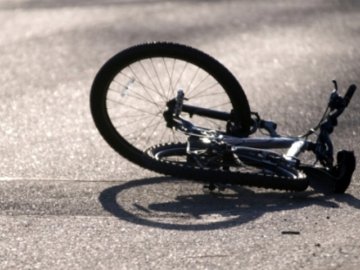 25-річний волинянин за кермом  BMW збив велосипедиста