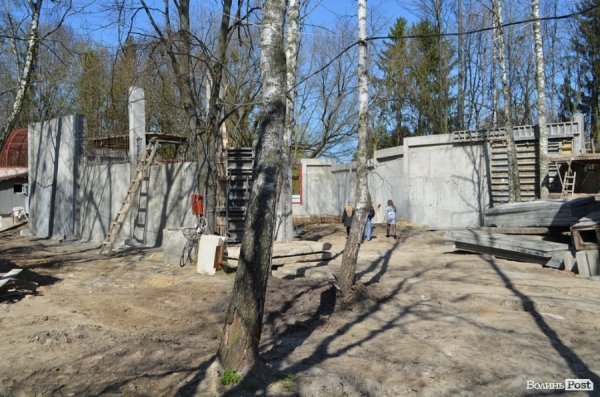 У Луцьку поляки проінспектували хід реконструкції міського зоопарку. ФОТО