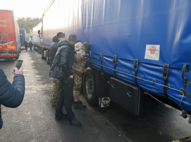 Подробиці затримання прикордонника-хабарника на Волині. ФОТО
