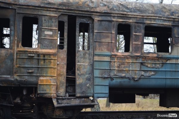 На Волині поїзд влетів у вантажівку і загорівся: подробиці аварії. ФОТО